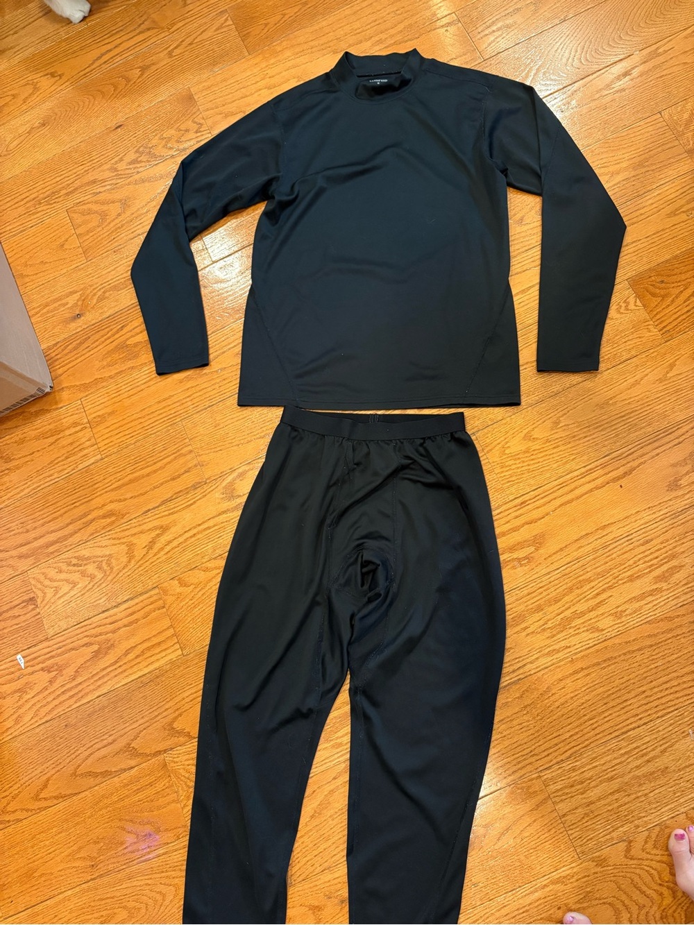 Lands’ End Men’s Medium Black Thermal Base Layer Top & Leggings Set